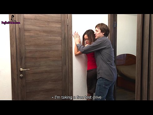 ❤️ Cuireann Realtor Gnéasach a cuid púitsí agus a fucks uirthi féin agus í ag díol a hárasáin - Krempai Físeán anal ag ga.porngipfy.ru ☑